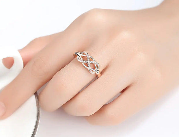 Creative Number 8 Knot Ring with Zirconium Stones